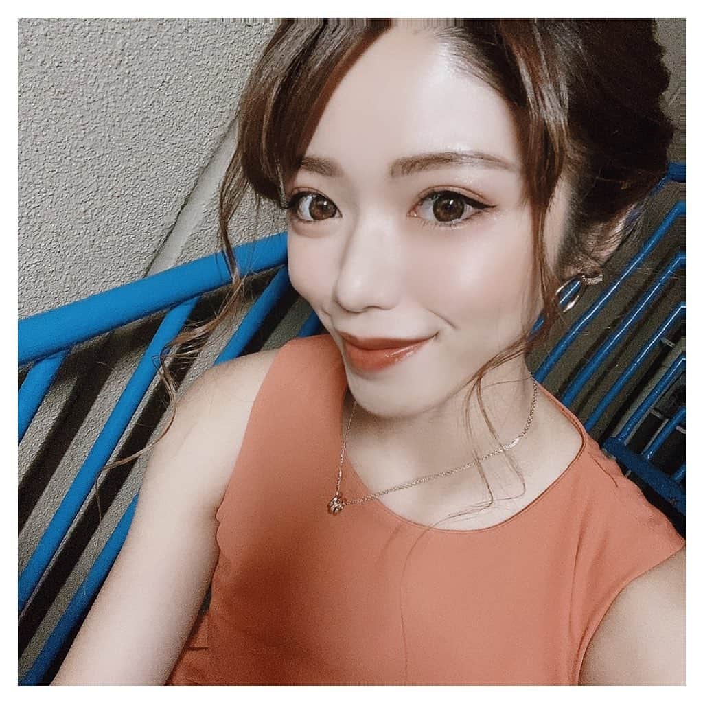 ARIKAのインスタグラム：「🍂🍁 . 秋＝紅葉＝オレンジ オレンジのワンピース👗←絵文字はブルー 旅行行きたいなぁ〜なんて思いながら 全然予定を立てれてない( ･᷄-･᷅ ) オススメの紅葉スポットありますか？ あったら教えて下さい💛 . #秋 #紅葉 #オレンジ #ワンピース #orange #onepiece #color #女子旅 #旅行 #trip #おすすめ #gotoキャンペーン #gotoトラベルキャンペーン #workout #makeup #hair #me #girl #swag #l4l #love #selfie #bestoftheday #followme #お洒落さんと繋がりたい #instagood #fff #lifestyle #dog #tokyo」
