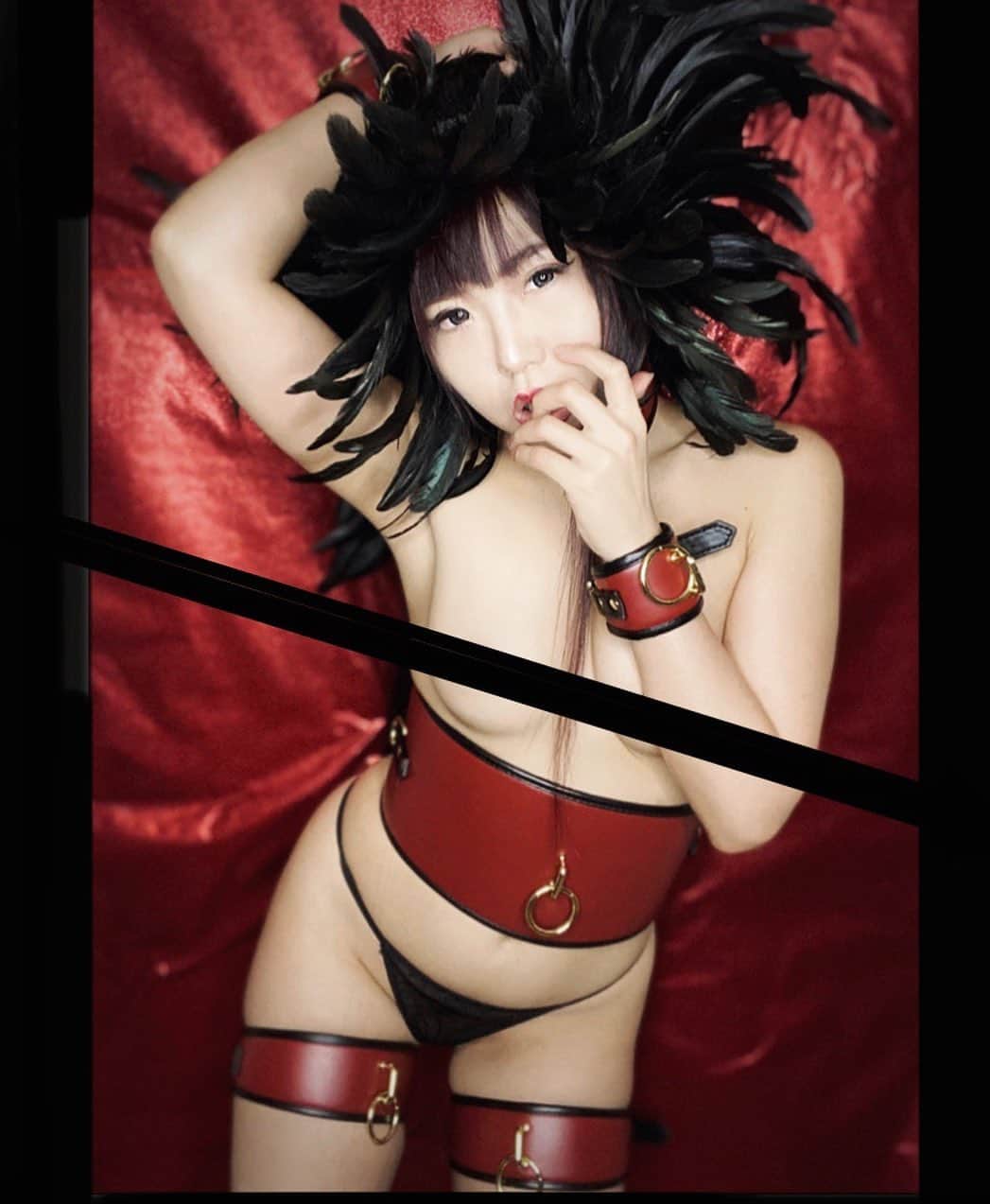 浮世みゆのインスタグラム：「#boudoir #gravure #art #arts #japanese #japanesemodel #model #artistic #gravure #followme #asianmodel #model #gothic #fashion #fetish #corset   Corset&Harness @iadorami.official 💋✨  photography @miyu_4art」