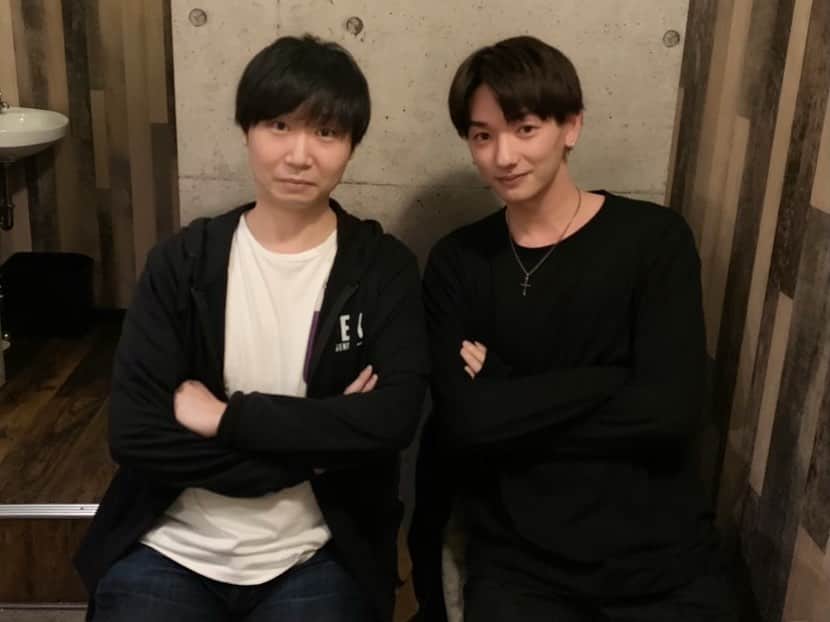七瀬公のインスタグラム：「.. 自分でもびっくりしてますがドンさんとご飯に行きました 本当に優しく面白い方でしてゲームの話からバンドの話や 色んな聞きたい事とか話した幸せな時間でした、やったね （7時間くらい話してました）（やばすぎ）（体感は2時間） でもまだまだ話し足りないし遊び足りないのでこれからも どうぞよろしく🙃 .. #ドンピシャ #三人称 #koe #スーパーマンとウルトラマン」