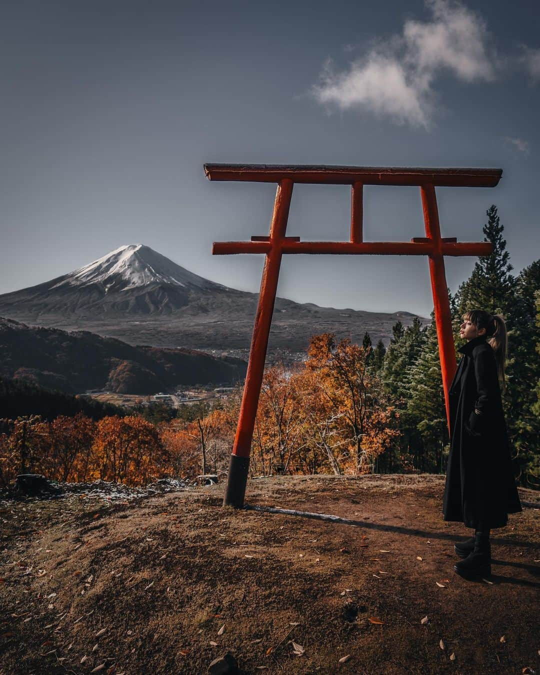 R̸K̸さんのインスタグラム写真 - (R̸K̸Instagram)「Stepped into the Asgard. The torii is a traditional Japanese artificial gate building where it symbolically marks the transition from the mundane to the sacred, like the holy Mt. Fuji. #hellofrom Mt Fuji ・ ・ ・ ・ #beautifuldestinations #earthfocus #earthoffcial  #thegreatplanet #discoverearth #fantastic_earth #awesome_earthpix #roamtheplanet  #lifeofadventure #nature #tentree #livingonearth  #theglobewanderer #visualambassadors #stayandwander #welivetoexplore #IamATraveler #TLPics #voyaged #sonyalpha #bealpha #aroundtheworldpix  #artofvisuals #travellingthroughtheworld #cnntravel #complexphotos #d_signers #lonelyplanet #nightphotography @sonyalpha  @lightroom @soul.planet @earthfever @9gag @500px @paradise」11月9日 21時02分 - rkrkrk