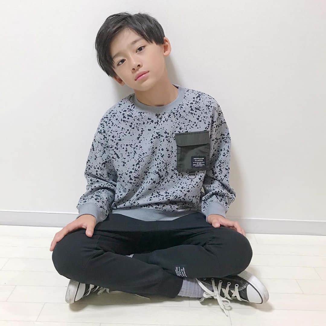 GLAZOSのインスタグラム：「pick up items!!! . . . @r.y.623 様 . 👑ドロップショルダーペイント柄トレーナー. . . . @mary_minafy 様 . 👑裏毛シティロゴプリントトレーナー . . . #repost #ありがとうございます 😊 . . #glazos #kidsfashion #kids #kidsootd #kids #kidscoordinate #男の子 #子供服 #兄弟コーデ #おそろいコーデ #wear #小学生男子 #小学生 #ジュニア服 #秋服 #秋服コーデ #中学生コーデ #トレーナー #シンプルコーデ #ドロップショルダー #トレーナー」