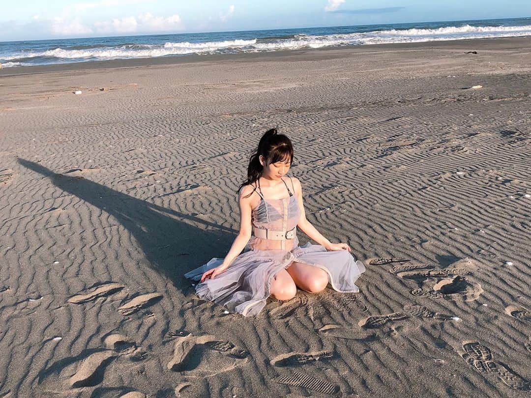 関根優那さんのインスタグラム写真 - (関根優那Instagram)「この写真夕凪感ある！﻿ この時間帯の海エモくてスキ。🚢﻿ ﻿ 『Sekine yuna 2021 CALENDAR 』﻿ カレンダー発売中〜！！！！！﻿ ﻿ ﻿ ﻿ #calendar #カレンダー #関根優那」11月9日 21時31分 - yuuna__sekine