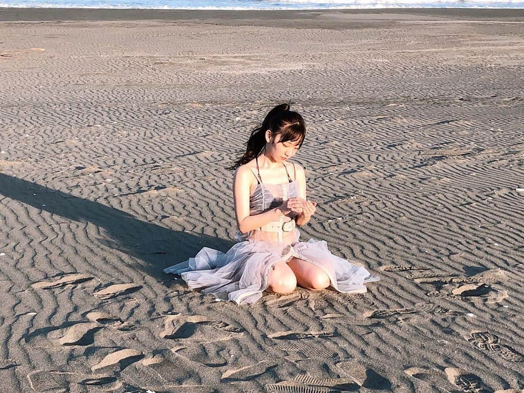 関根優那さんのインスタグラム写真 - (関根優那Instagram)「この写真夕凪感ある！﻿ この時間帯の海エモくてスキ。🚢﻿ ﻿ 『Sekine yuna 2021 CALENDAR 』﻿ カレンダー発売中〜！！！！！﻿ ﻿ ﻿ ﻿ #calendar #カレンダー #関根優那」11月9日 21時31分 - yuuna__sekine