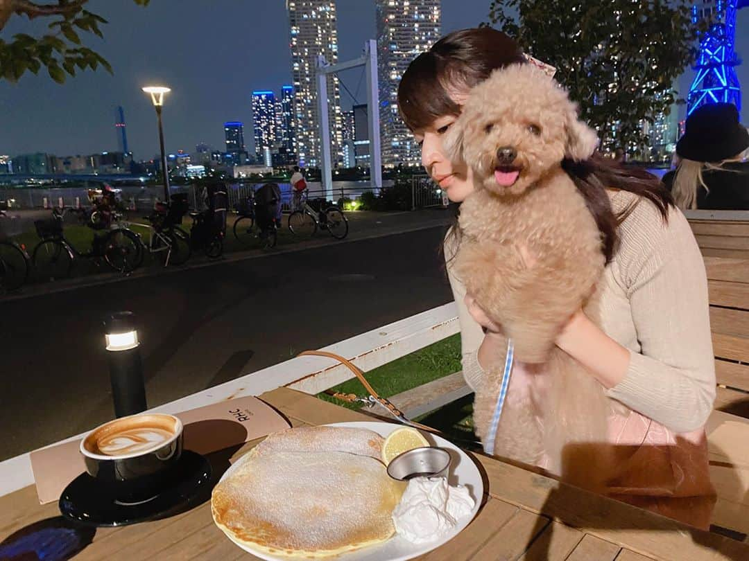 熱田久美さんのインスタグラム写真 - (熱田久美Instagram)「豊洲のロンハーマンカフェ写真🕊✨ ・ 今日はご飯食べるタイミングを逃してしまったから、 今すごいお腹すいてる… (ケーキだけひと口食べた🍰🤍) そんな日もあるよね😢 帰ってまだやることだらけだーー！ 週明けはいつもバタバタです🙃 ・ #monday #toyosu #tokyo #ロンハーマンカフェ #ロンハーマン #豊洲  #かふぇすたぐらむ #かふぇ #かふぇめぐり #かふぇめぐり」11月9日 21時27分 - kuumi1125