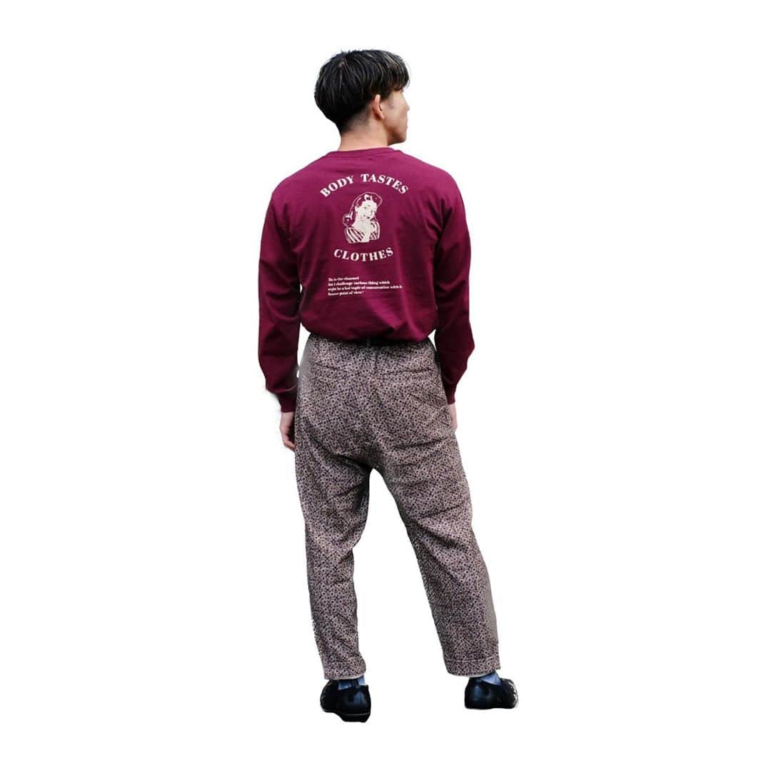 Kazuki Hamamotoのインスタグラム：「11/10 0時発売開始﻿ ﻿ <TANE NEAT long T-shirts>﻿ ¥ 5,500 税込﻿ ﻿ ＊Size﻿ S. M. L. XL﻿ (kazuki M着用)﻿ (DAISUKE L着用)﻿ ﻿ ＊Color﻿ Burgundy﻿ ﻿ ＊design﻿ 僕らは気付きました。。﻿ NEATを入れ替えるとTANEになる事を！﻿ コラボする事が決まっていたかの様なこの偶然w﻿ バックプリントにはSummer Neat キャラクターが指ハートをしているイラストが描かれており、その指先にはタネを持って、少し召し上がってらっしゃいます。2人が好きな色のバーガンディのロンT！オールシーズン着れるので是非お召し上がりください！﻿ ﻿ #カズキのタネ﻿ #SummerNeat﻿ @summer_neat ﻿ @daiskeoo ﻿」