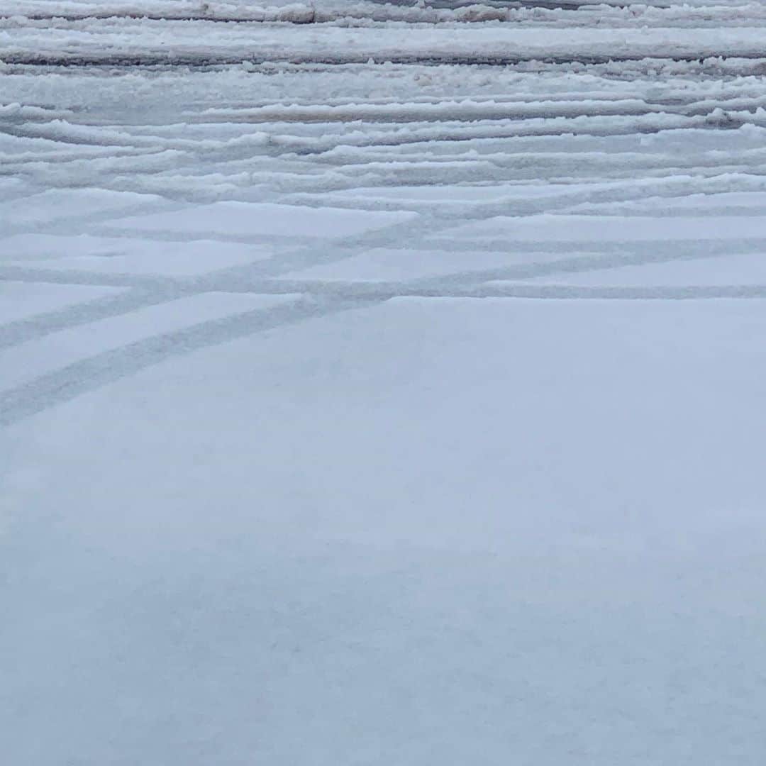 コンサドーレ札幌さんのインスタグラム写真 - (コンサドーレ札幌Instagram)「今日の札幌は風が強かったり雷が鳴ったり⚡️  ランチの準備をしている時に窓から外を見てみると道路に雪が積もってる❄️  練習から帰ってきたタナカくんやダンザキくんはダウンジャケットきてすっかり冬仕様⛄️  寒い。寒いと1日何回言ったかな？  夜ご飯食べた後のチャナティプは動画を見ながらケラケラ手を叩きながら笑って楽しそうだったな😊  今日のランチはポークチャップ🐷 夜ご飯はプルコギでした。  consadole  しまふく寮ごはん🏠  #consadole  #consadole #consadole #コンサドーレ #jleague #ｊリーグ #soccer #サッカー #しまふく寮通信	 #食育 #食トレ #アスリートごはん #身体づくり #JAグループ北海道 #ゆめぴりか #みんなのよい食親善大使 #よつ葉 @yotsuba_milkproducts_official #北海道ぎょれん #町村農場 #アスリートフードマイスター #松浦沙耶花 #昼ごはん #夜ごはん #献立 #定食 #ランチ #レシピ #料理 #栄養 #栄養バランス #consadole #consadole #コンサドーレ #jleague #ｊリーグ #soccer #サッカー #しまふく寮通信	 #食育 #食トレ #アスリートごはん #身体づくり #JAグループ北海道 #ゆめぴりか #みんなのよい食親善大使 #よつ葉 @yotsuba_milkproducts_official #北海道ぎょれん #町村農場 #アスリートフードマイスター #松浦沙耶花 #昼ごはん #夜ごはん #献立 #定食 #ランチ #レシピ #料理 #栄養 #栄養バランス#牛乳チャレンジ」11月9日 21時36分 - hokkaido_consadole_sapporo
