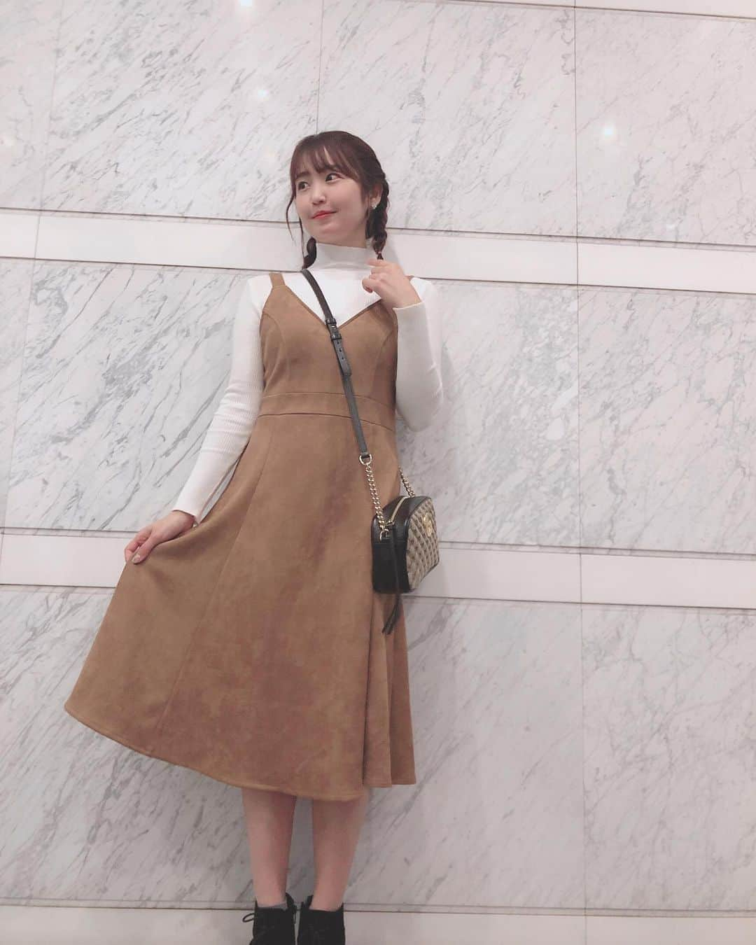 惣田紗莉渚のインスタグラム：「今日の私服です👗 お仕事で撮影もあったから かわいいお洋服をと思って 選んだよ☺️ ニットとワンピースが セットになってるから 楽ちんでお気に入りです☺︎ 編み上げブーツは ダイアナのです👢 #私服 #ミコアメリ #micoameri  #dianashoes」