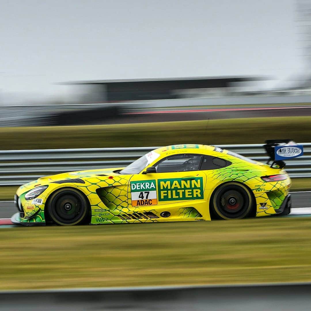 Mercedes AMGさんのインスタグラム写真 - (Mercedes AMGInstagram)「Start-to-finish victory for the Mercedes-AMG GT3 in the final race of the 2020 ADAC GT Masters. Starting from pole position, #48 KNAUS Team HTP-WINWARD with @team_rmarciello and @philip__ellis took the victory at the @motorsport_arena_oschersleben. In the drivers‘ standings, @maroengel and @lucastolz completed the season in third position. Their team @toksportwrt finished its first full season in the Super Sports Car League in third place in the team championship. Congrats!  #AMGGT3 #MercedesAMG #MercedesAMGMotorsport #10YearsAMGCustomerRacing #GTMasters」11月9日 22時37分 - mercedesamg