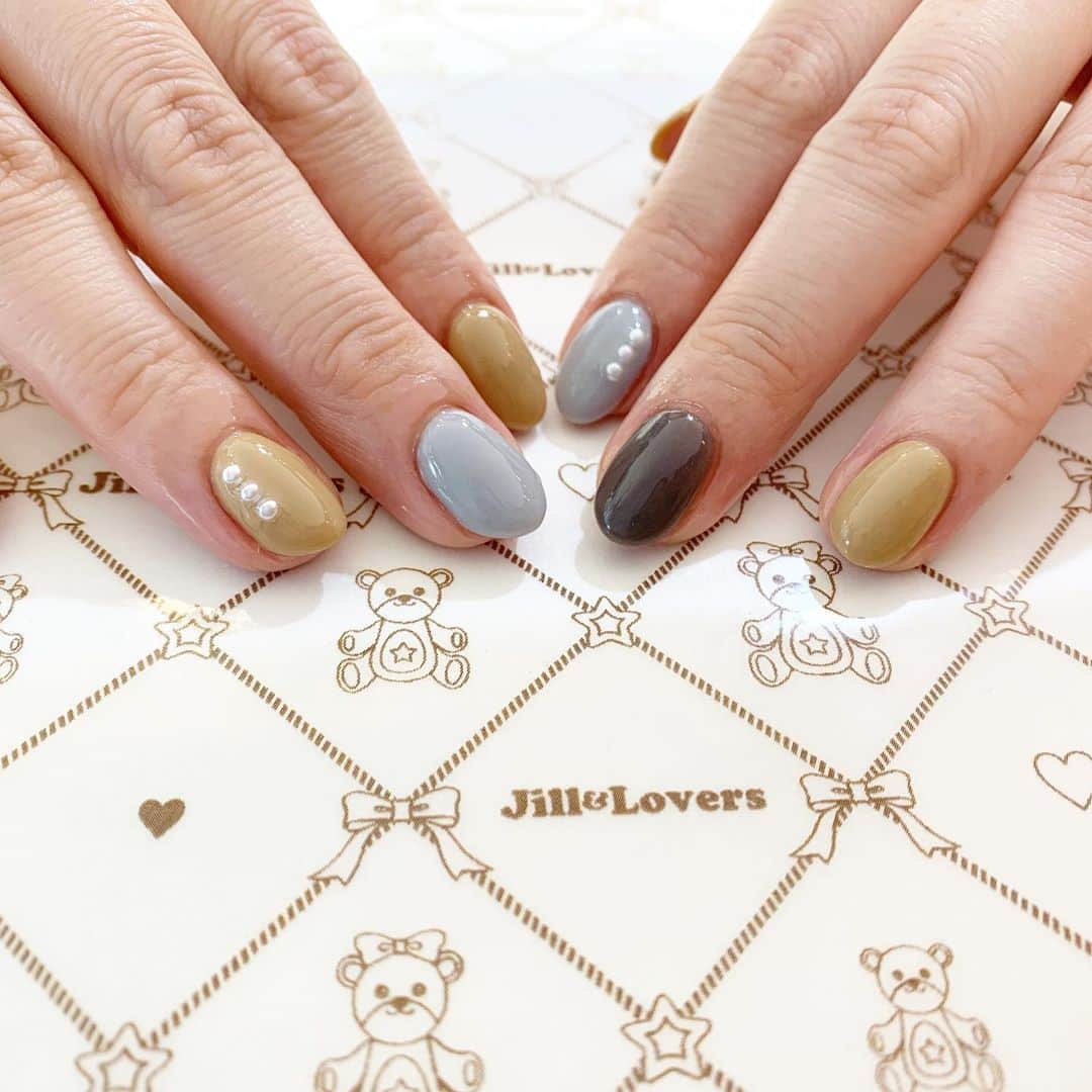 mamijinguのインスタグラム：「まぜまぜカラー🎨  #jillandlovers #nail #nailart #paragel #gelneil#gel #ネイル #ネイルアート #me #look #love #かわいい」