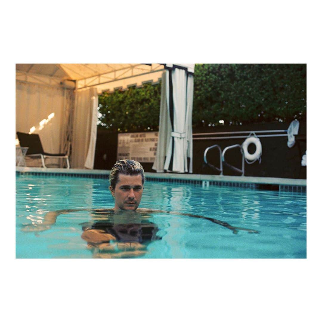 ル・ユースのインスタグラム：「New music coming Friday 🐬」