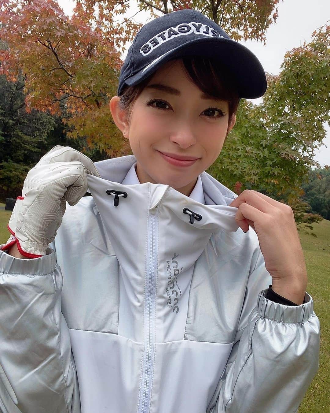 のインスタグラム：「. 寒暖差が気になる季節🍁 アウターは常にゴルフバックに入れてあります❣️ . ニューバランスはデザインも機能性もあるから好き☺️💖 @newbalancegolf_japan  . . . #ゴルフ#golf#⛳️#ゴルフ女子#ゴルフ好き#ゴルフウエア#ゴルフコーデ#ゴルフスイング#골프 #골프웨어 #골프스윙 #여행 #해외여행 #골프스타그램 #골프중독 #와인 #소주 #좋은시간 #ニューバランス#ニューバランスゴルフ」