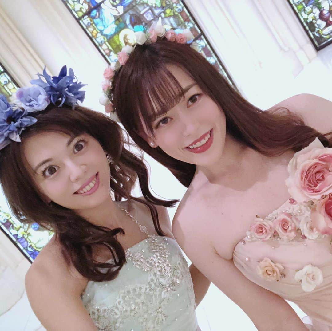 及川愛未さんのインスタグラム写真 - (及川愛未Instagram)「pink＆mint カラードレス👗👰⛪️🔔 @yui.sakurana 似合ってる💐 #shooting #撮影 #model #bridal #ウェディングモデル #ブライダルモデル #チャペル #セントラファエロチャペル銀座 #花冠 #pink #mint #カラードレス  #結婚式場  #プリンセス体験  #ポートレート  #photography  #photo  #写真  #写真好きな人と繋がりたい  #写真撮るの好き人と繋がりたい  #portraitmodel #portrait  #東京カメラ部  #tokyocameraclub  #ファインダー #ファインダー越しの私の世界 #キリトリセカイ #女子会  #modelpress  #followme ‪ ‬」11月10日 8時26分 - manamioichan