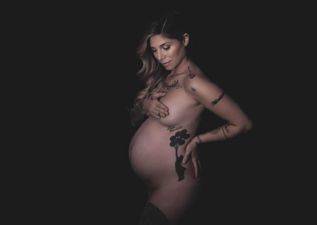 クリスティーナ・ペリーのインスタグラム：「i never wanted to do a maternity shoot. i didn’t take any photos when i was pregnant with carmella because i was so traumatized by the experience of expanding so much, but then after having a miscarriage in january, everything changed for me. i truly am grateful to be pregnant and grateful to be a woman. i am so blown away by what our bodies can do. i don’t know if i’ll ever be pregnant again, so this time i’m going to celebrate and honor my pregnancy, my baby & my beautiful body🤍」