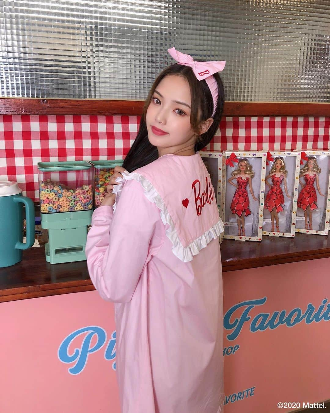 Chuuさんのインスタグラム写真 - (ChuuInstagram)「🎀Barbie X Chuu🎀  귀엽고 사랑스러운 바비와 츄의 만남💕 조금만 기다려주세요! coming soon!  #chuu#barbie#츄바비콜라보」11月10日 8時55分 - chuu_official