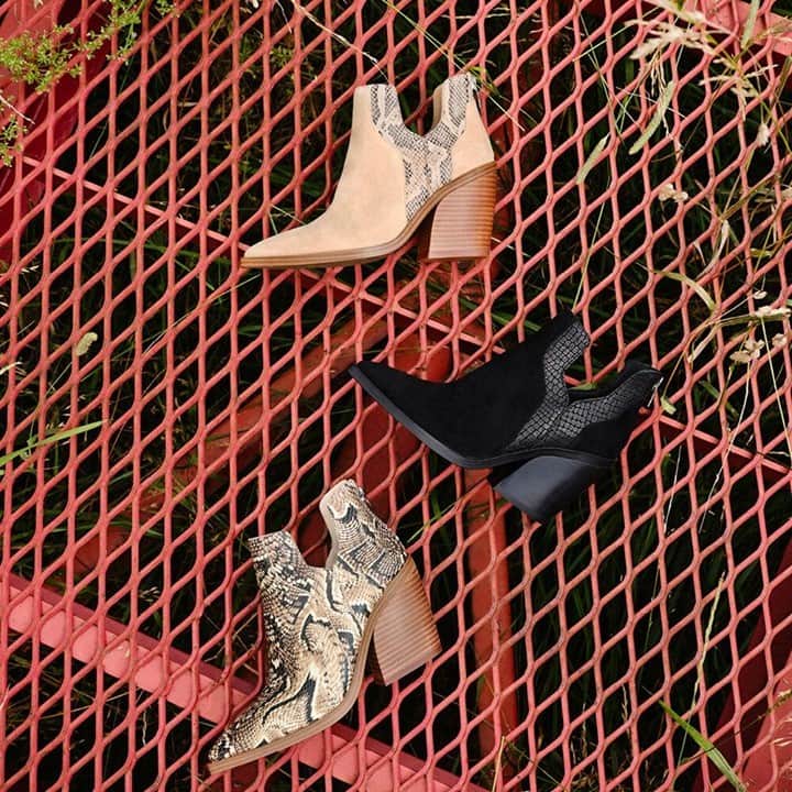 のインスタグラム：「Keep the cuteness coming! We’re living in these booties this Fall. #vincecamuto #fall2020」