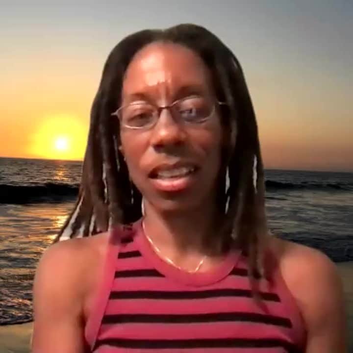 ボルコムのインスタグラム：「On this week's episode of True Conversation 🎙️ we further explore representations of Black women in surf.  With the veteran experience of @iemanja_aka_sharonschaffer and Mary Mills plus @living_inthelight a founder of the non-profit @SurfearNegra here to discuss how new generations will be represented in surf.  👉 vol.cm/podcast 👈  to LISTEN & SUBSCRIBE! #TrueConversation @fattonyrap #TrueToThis」