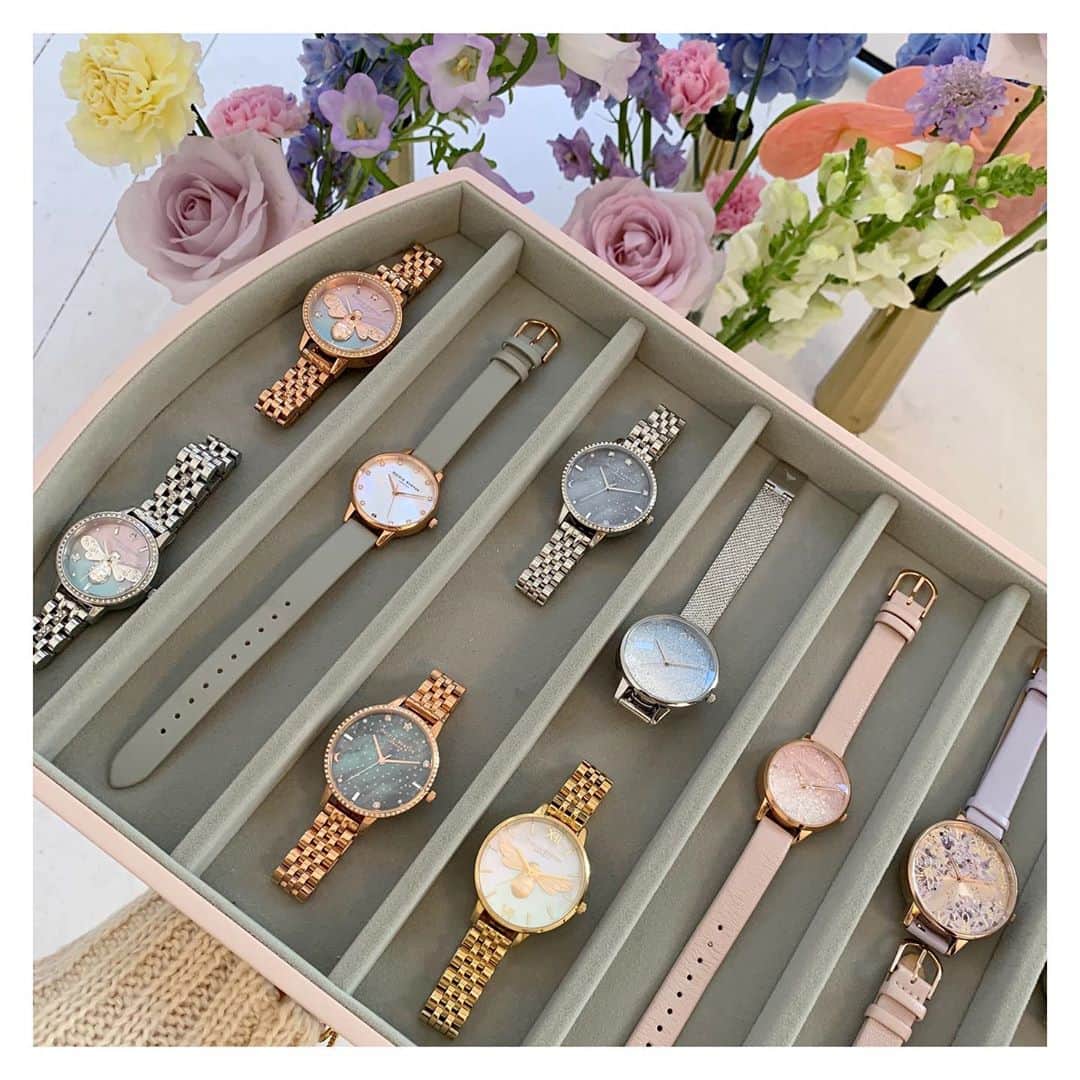 Olivia Burtonさんのインスタグラム写真 - (Olivia BurtonInstagram)「It’s the season for some Uplifting Gifting - which pieces will you pick? 🌈💗💫 From rainbows and florals, to sparkles and stars - whether it’s for someone you love (or simply for spoiling yourself) we’ve got you covered! Buy more to save more with our sweet savings ✨ #MyOliviaBurton #UpliftingGifting #HintHint」11月10日 0時45分 - oliviaburtonlondon