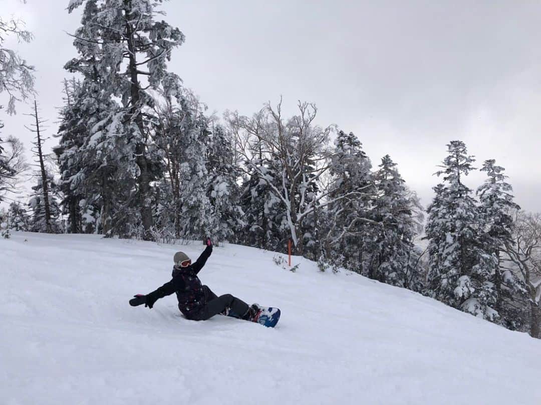 小林由佳さんのインスタグラム写真 - (小林由佳Instagram)「#スノボ #温泉 #雪 #降り出した 雪山行きたいなー！」11月10日 0時47分 - ykp_qkb