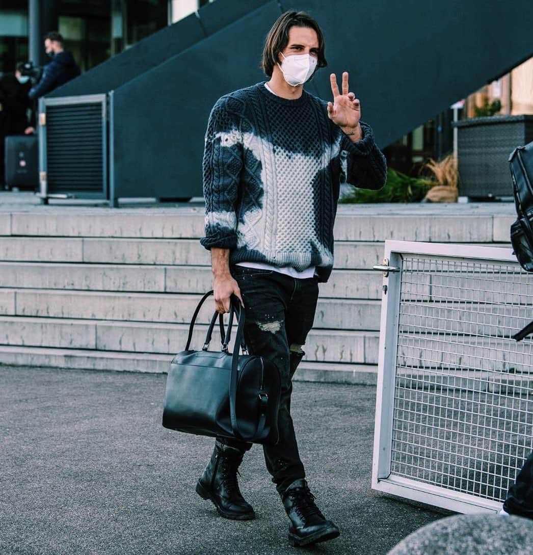 ヤン・ゾマーさんのインスタグラム写真 - (ヤン・ゾマーInstagram)「Check in with the Swiss National ...