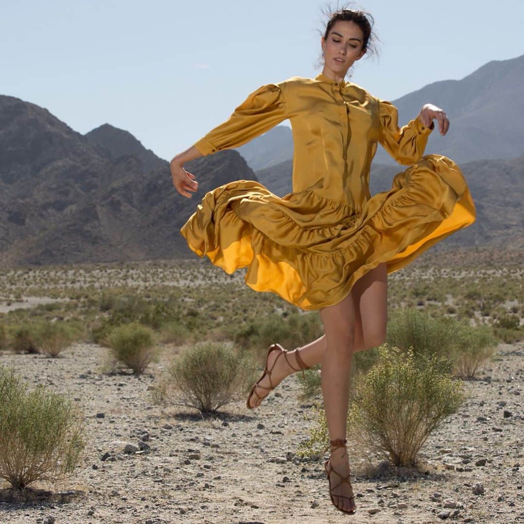 ハイディメリックのインスタグラム：「Dance and jump and sing and love our neighbors... let’s start all that now.  Alison dress in desert gold. HEIDIMERRICK.com」
