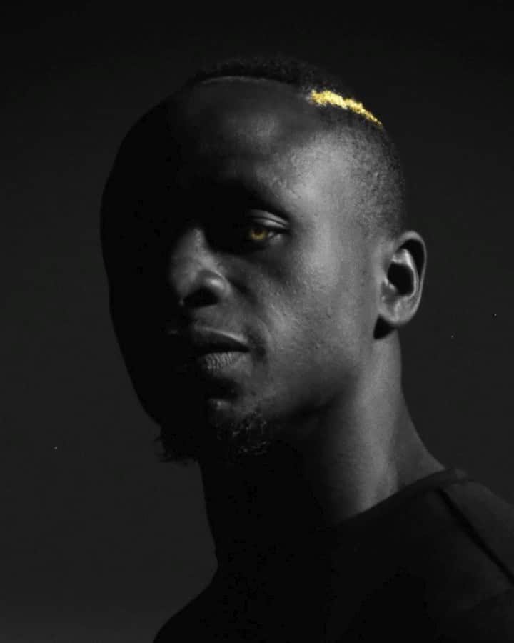 のインスタグラム：「Beware The Lion.   @SadioManeOfficiel @newbalancefootball」