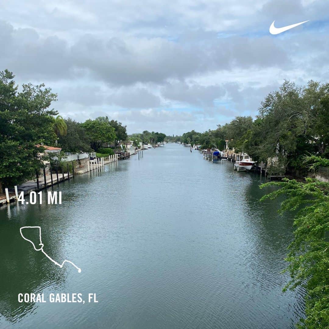 レイ・アレンのインスタグラム：「The most confused we ever get is trying to convince our brains of something our hearts know is a lie!🤔 Get off the couch and get some exercise in, hopefully a good sweat will give you some clarity! #runningisfree」