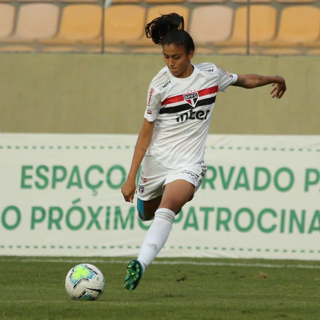 São Paulo FCさんのインスタグラム写真 - (São Paulo FCInstagram)「🇾🇪🇧🇷 Convocada!  A atacante da equipe feminina, Jaqueline, foi convocada pela primeira vez para a seleção principal.   Nesta segunda-feira (9), Pia Sundhage, divulgou a lista para a disputa de jogos preparatórios contra a Argentina, em Data FIFA, que devem acontecer entre os dias 23 de novembro e 1 de dezembro.  📸 Igor Amorim / saopaulofc.net  #FutebolFemininoTricolor 🇾🇪」11月10日 1時24分 - saopaulofc