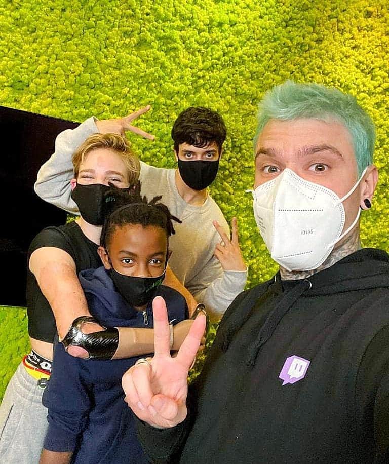 ベアトリーチェ・ヴィオのインスタグラム：「Con @fedez, @luis_sal e il piccolo Ephrem per parlare di Paralimpiadi e @art4sportonlus a "Muschio Selvaggio" 🥦 LINK IN BIO per vedere il video!」