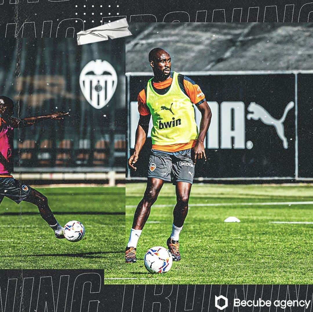 のインスタグラム：「⚽️🦇」