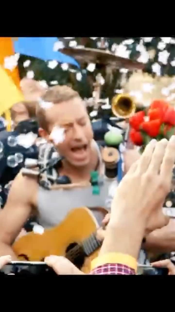 Coldplayのインスタグラム：「Such a heavenly view… #ASkyFullOfStars #Coldplay」