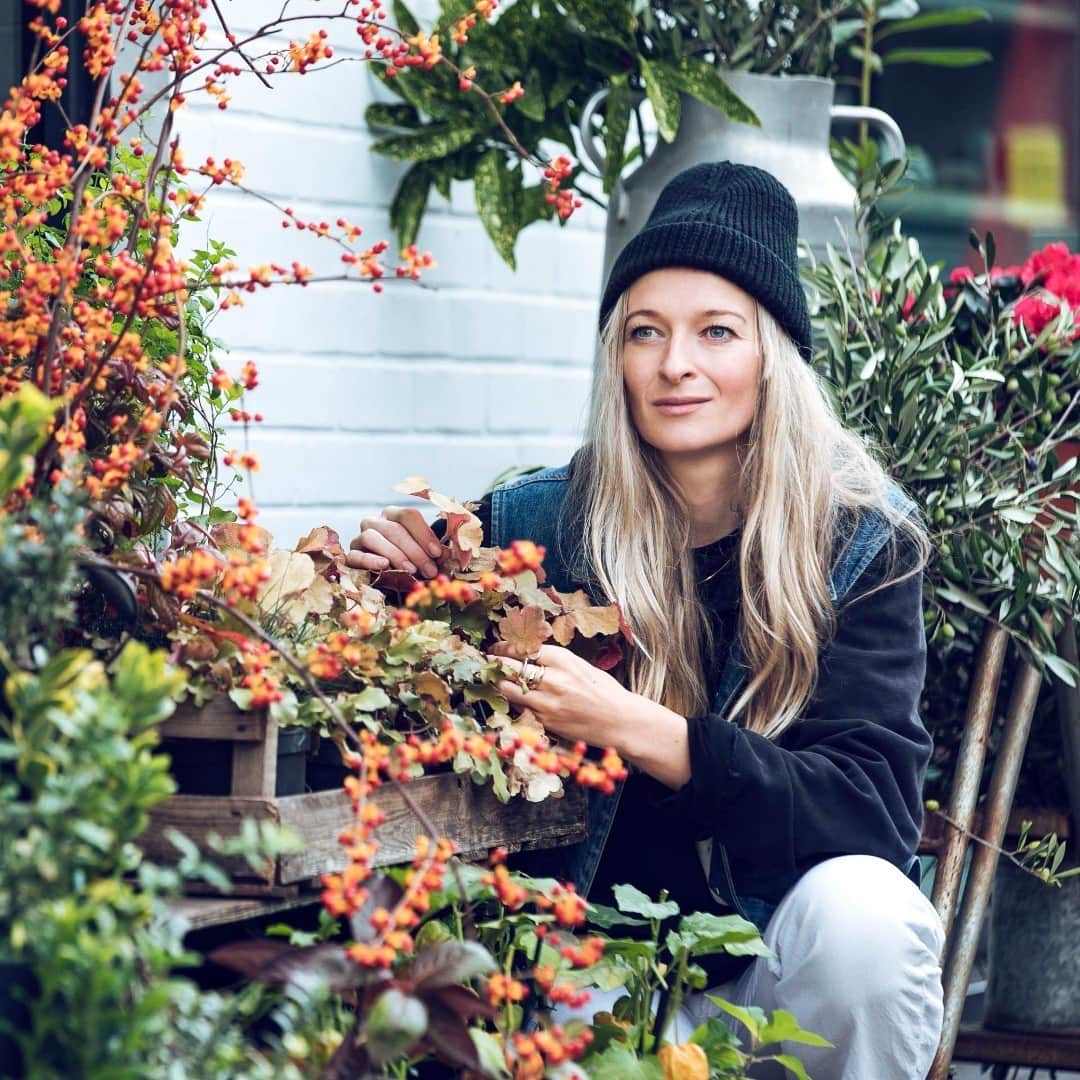 UNIQLO UKのインスタグラム：「The reason why I wear HEATTECH every day  “HEATTECH is great for florists in winter because it's like a second skin.You don’t feel like you’re wearing lots of layers and you can move around freely, which is ideal for my job.”  Hattie Fox, Florist, London」