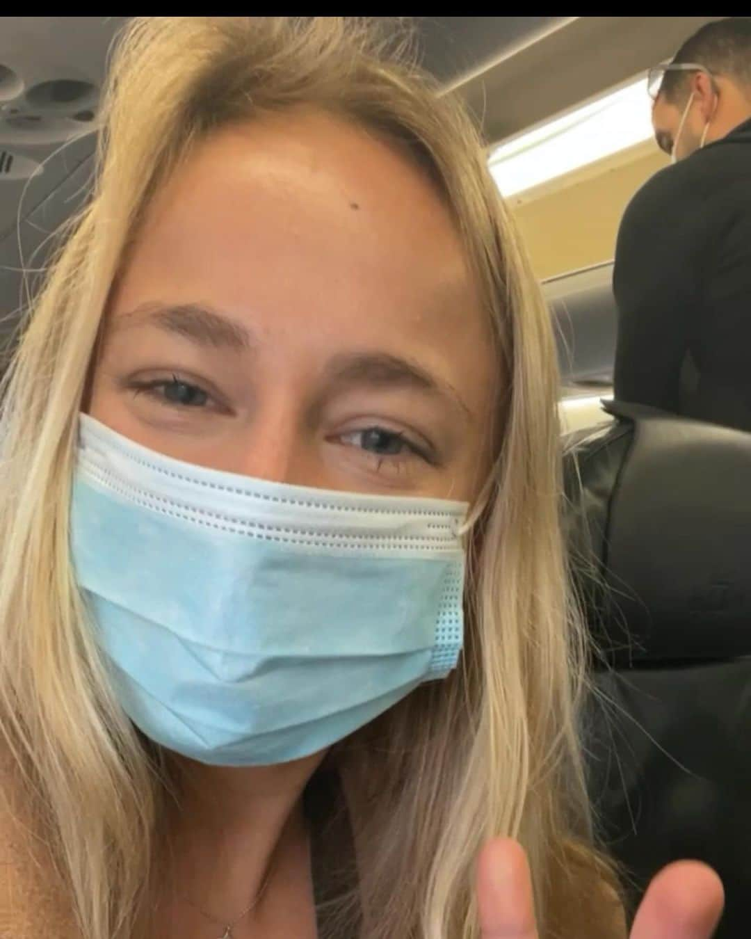 セレーナ・ピークさんのインスタグラム写真 - (セレーナ・ピークInstagram)「My happy face as I’m able to travel again for competition. En route to Denmark 🇩🇰 ✈️ #clubmatches #tss #badminton #teamnl」11月10日 2時27分 - selenapiek