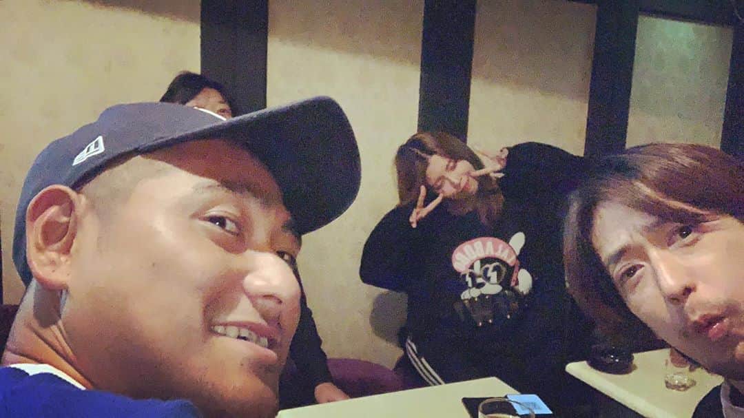 坂口杏里のインスタグラム：「Bar Cachette(カシェット) 東京都新宿区歌舞伎町2-11-7 メトロビル4階 営業時間 1:00～7:00  たのしー♥️♥️ みんなまってるよん🥺✨」
