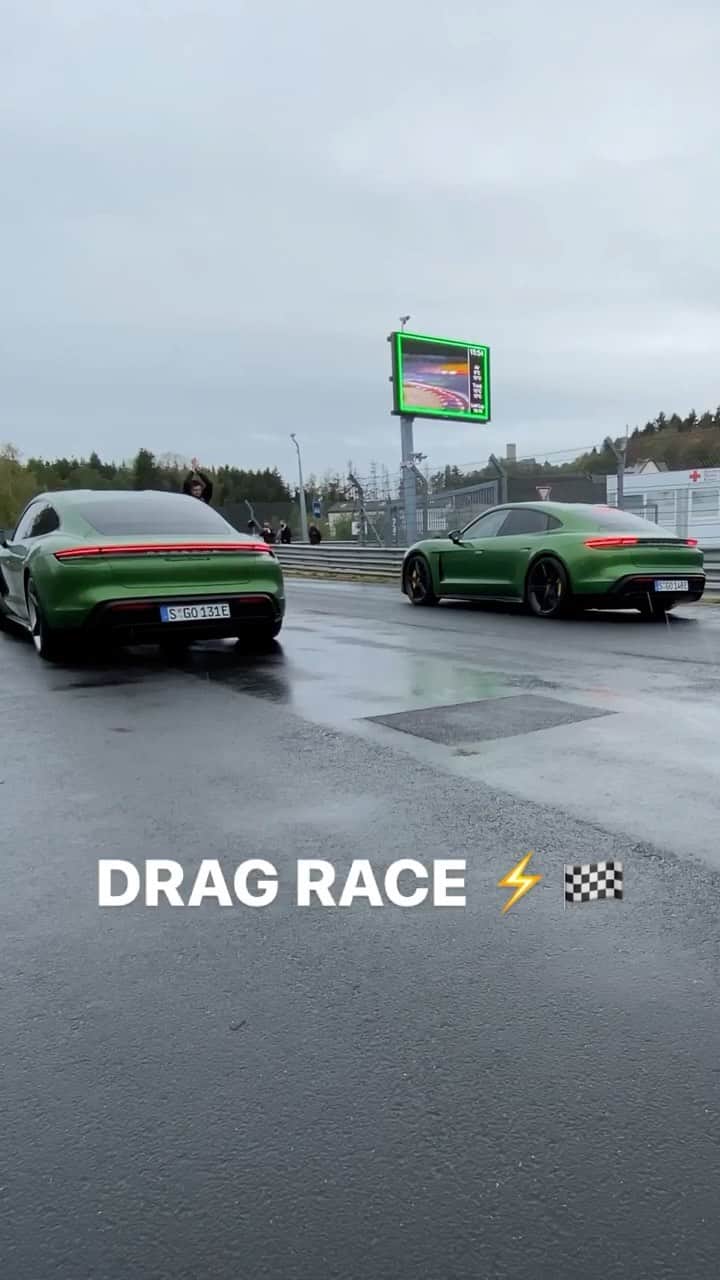 ニコ・ロズベルグのインスタグラム：「Taycan Turbo S Full Speed ⚡️ Check out the full video on my YouTube: link in BIO!」