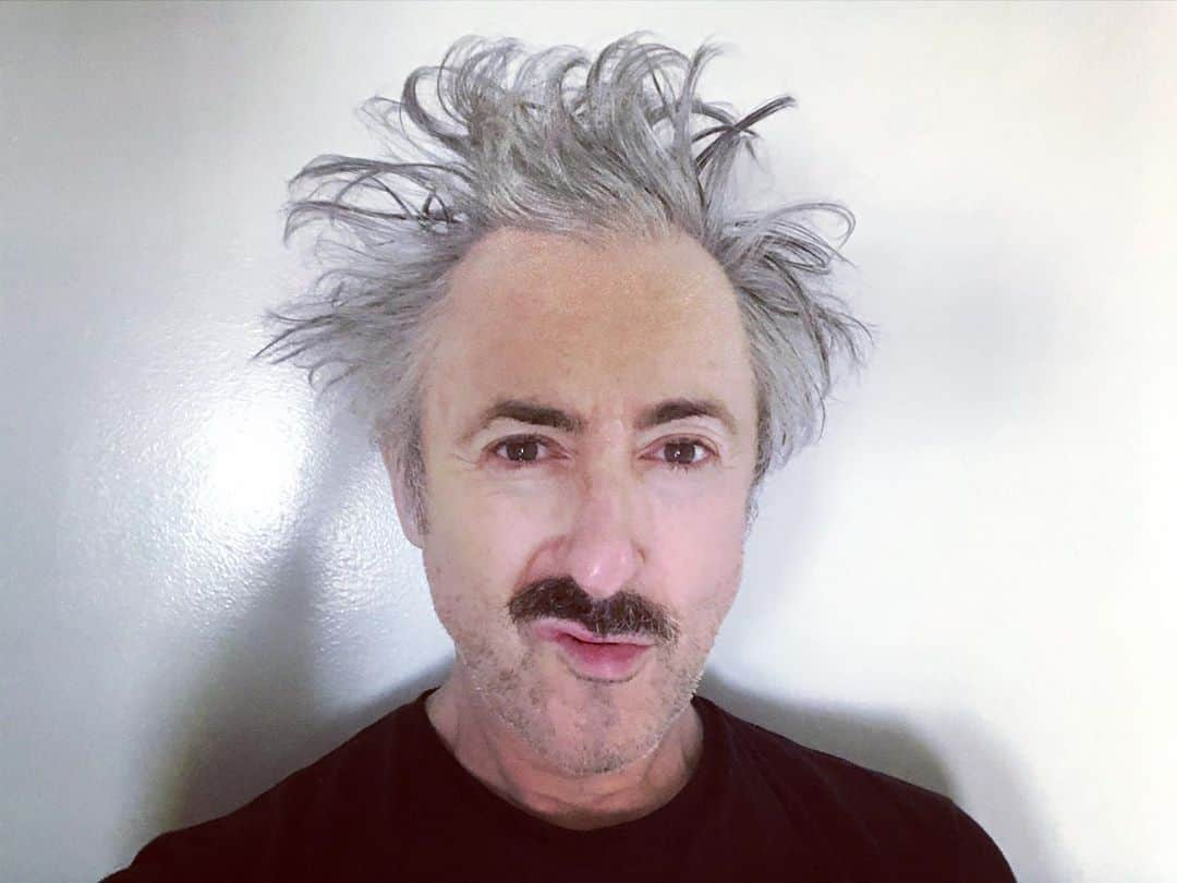 アラン・カミングさんのインスタグラム写真 - (アラン・カミングInstagram)「New president, new hairdo. What do you think? #IWokeUpLikeThis」11月10日 2時35分 - alancummingreally