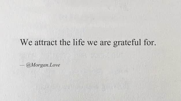 フリーマ・アジェマンさんのインスタグラム写真 - (フリーマ・アジェマンInstagram)「#mondaymusings • Tell me 3 things you are grateful for! 💜🧡💛 #namaste」11月10日 3時03分 - freemaofficial