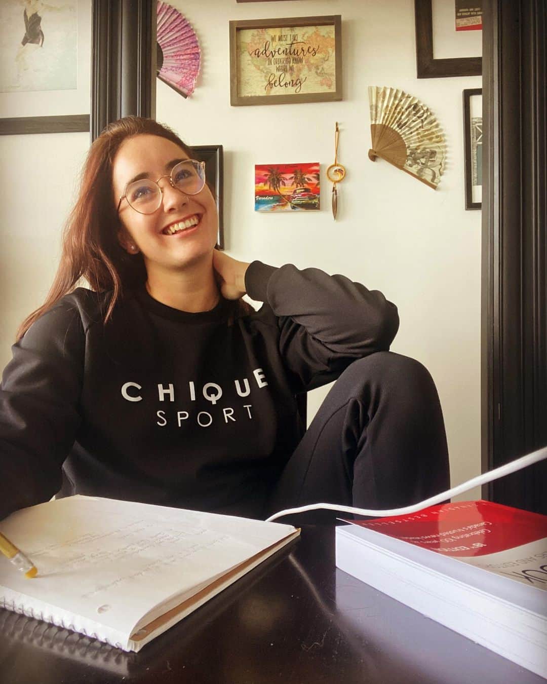 ケイトリン・オズモンドのインスタグラム：「The happy vibes I have when I have an incredible guest speaker in class and brand new comfy @chiquesport clothing!!!  • • • #happymonday #letsgetthisweekstarted」