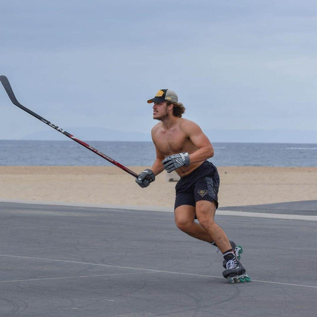 NHLさんのインスタグラム写真 - (NHLInstagram)「Newport Beach Beauty. 💪  (📸: Maxime Comtois, @comer.44)」11月10日 3時35分 - nhl