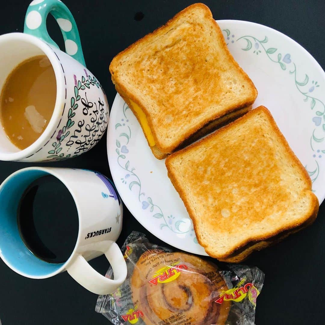 ジャオ・ジンナンさんのインスタグラム写真 - (ジャオ・ジンナンInstagram)「My different breakfast 🍳🤠」11月10日 3時37分 - zhao_jing_nan