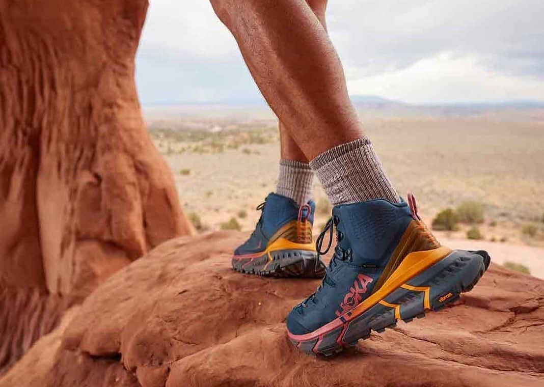 ビブラムさんのインスタグラム写真 - (ビブラムInstagram)「Introducing @hokaoneone TenNine Hike GTX: a bold and unexpected hiking boot designed to propel you forward and make hiking feel smoother. So you can hike forever. Powered by #Vibram #YourConnectionToEarth #TimeToFly」11月10日 3時40分 - vibram