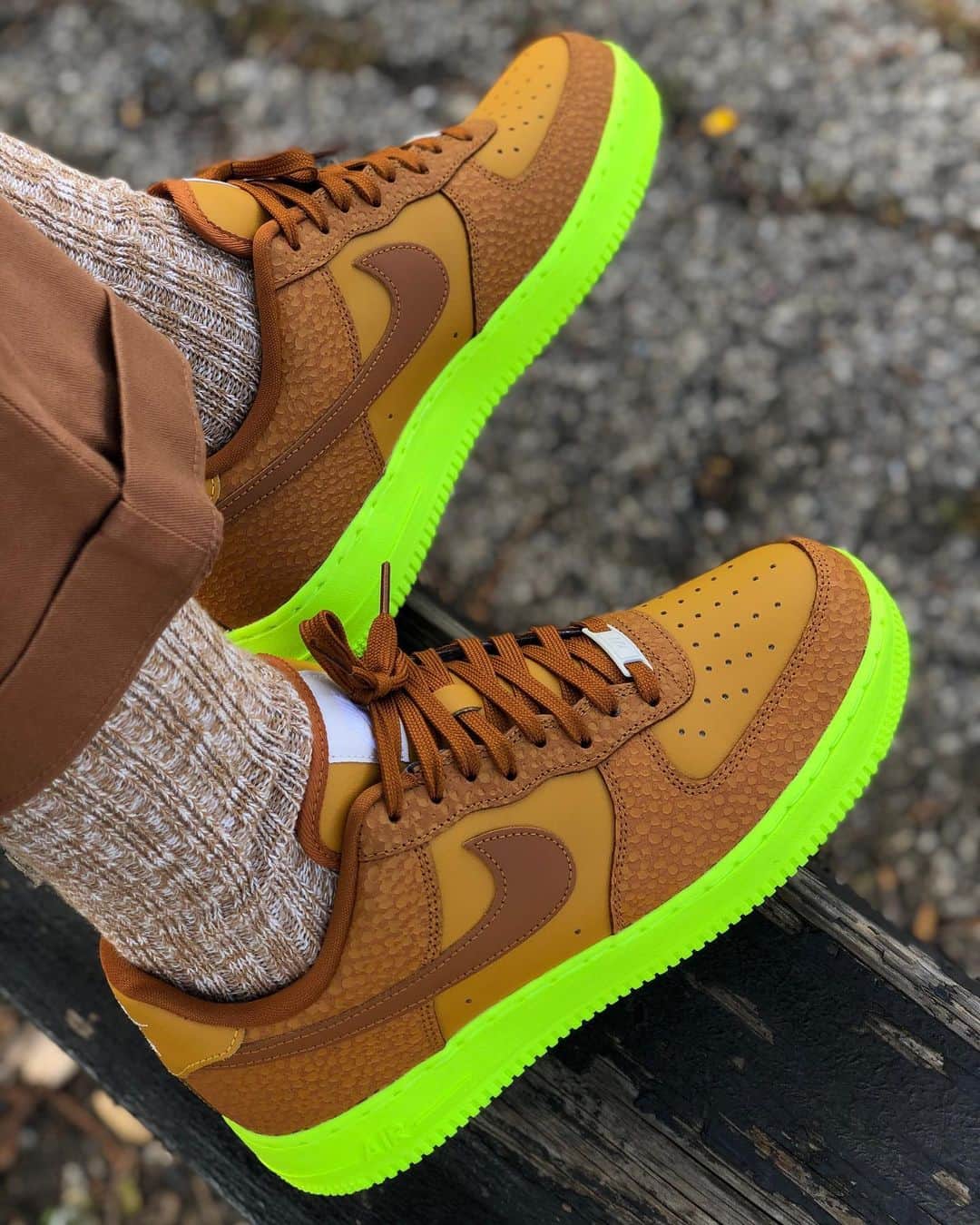 Mr. Tyさんのインスタグラム写真 - (Mr. TyInstagram)「#todayskicks 2020 Nike ID Air Force 1 “Safari”. My approach to every new option that drops- “Figure out combinations I think everyone is will do...then I’ll take a left and make my pair.” I think I love seeing pairs that I know I thought of and passed on more than anything. PS: They really are this bright.  #ijustlikeshoes #af1 #airforce1 #airforceone #snkrskickcheck #af1gallery #teamaf1 #af1always #af1squad #forcegang #wutang #airforce1cartel #myids #af1id #ids #nikeid #MyNikeIDs #nikeidx #nikeidaxd #complexkicks #soletoday #wiwt #wdywt #ファッション #コーティネート #nikebyyou #socksandsneakers」11月10日 3時44分 - regularolty