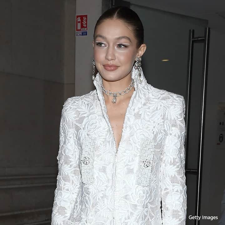 Good Morning Americaさんのインスタグラム写真 - (Good Morning AmericaInstagram)「With fans dying to know more about Gigi Hadid and Zayn Malik's newborn daughter, the supermodel took to her social media over the weekend to share an adorable selfie with her little one. LINK IN BIO to see Hadid's 1st selfie with her baby girl.」11月10日 3時45分 - goodmorningamerica
