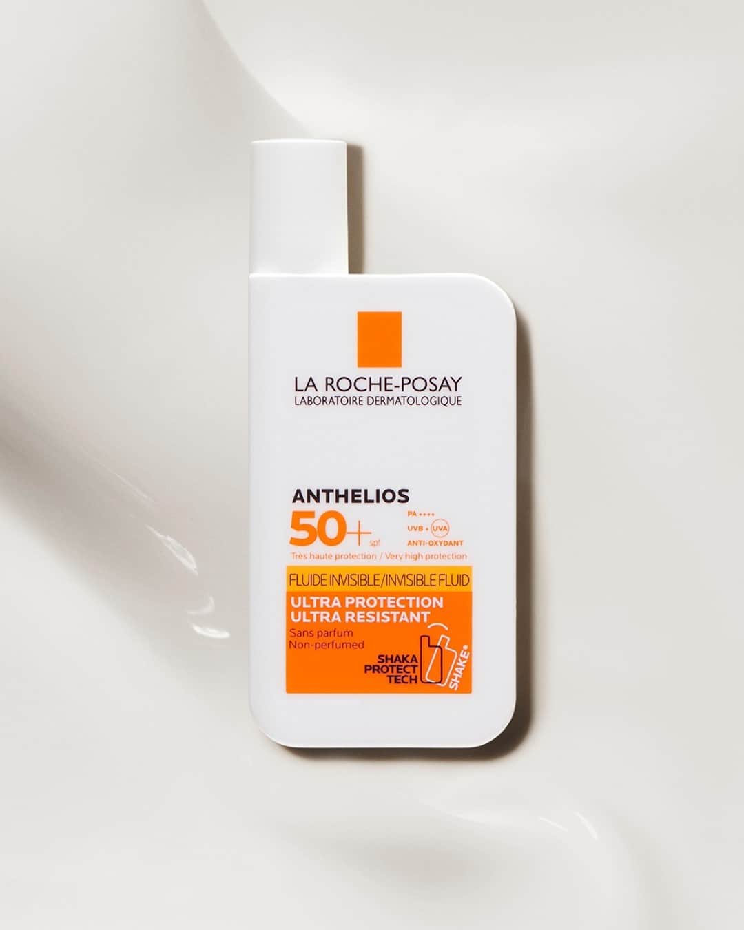 La Roche-Posayさんのインスタグラム写真 - (La Roche-PosayInstagram)「While the sun's not out, UVA/UVB rays are still present! Keep your skin protected on a daily basis with Anthelios Invisible Fluid SPF50+. With its invisible, non-sticky and non-greasy texture, you can even use it as your make-up base for everyday protection!  All languages spoken here! Feel free to talk to us at any time. #larocheposay #anthelios #sunprotection Global official page from La Roche-Posay, France」11月10日 3時58分 - larocheposay