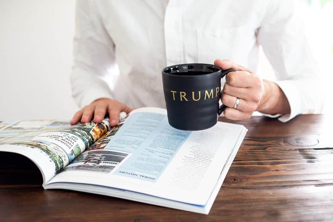 トランプ・ホテルのインスタグラム：「Coffee is that much better with our handcrafted Trump mugs! ☕️ Visit TrumpStore.com to shop now.」