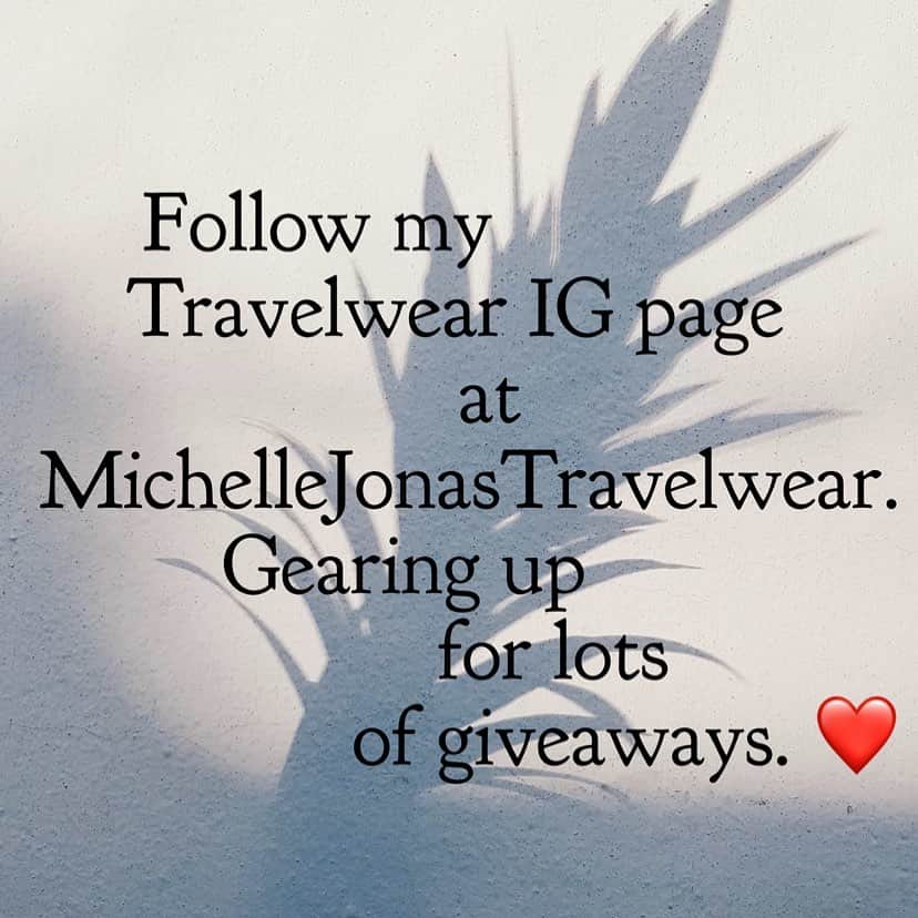 ミッシェルジョナスのインスタグラム：「Please follow us at @michellejonastravelwear for lots of upcoming giveaways, breathtaking travel pics and amazing clothing for each and every mood you may be in. ❤️ #michellejonastravelwear 🙏🏼 #ThankYou」
