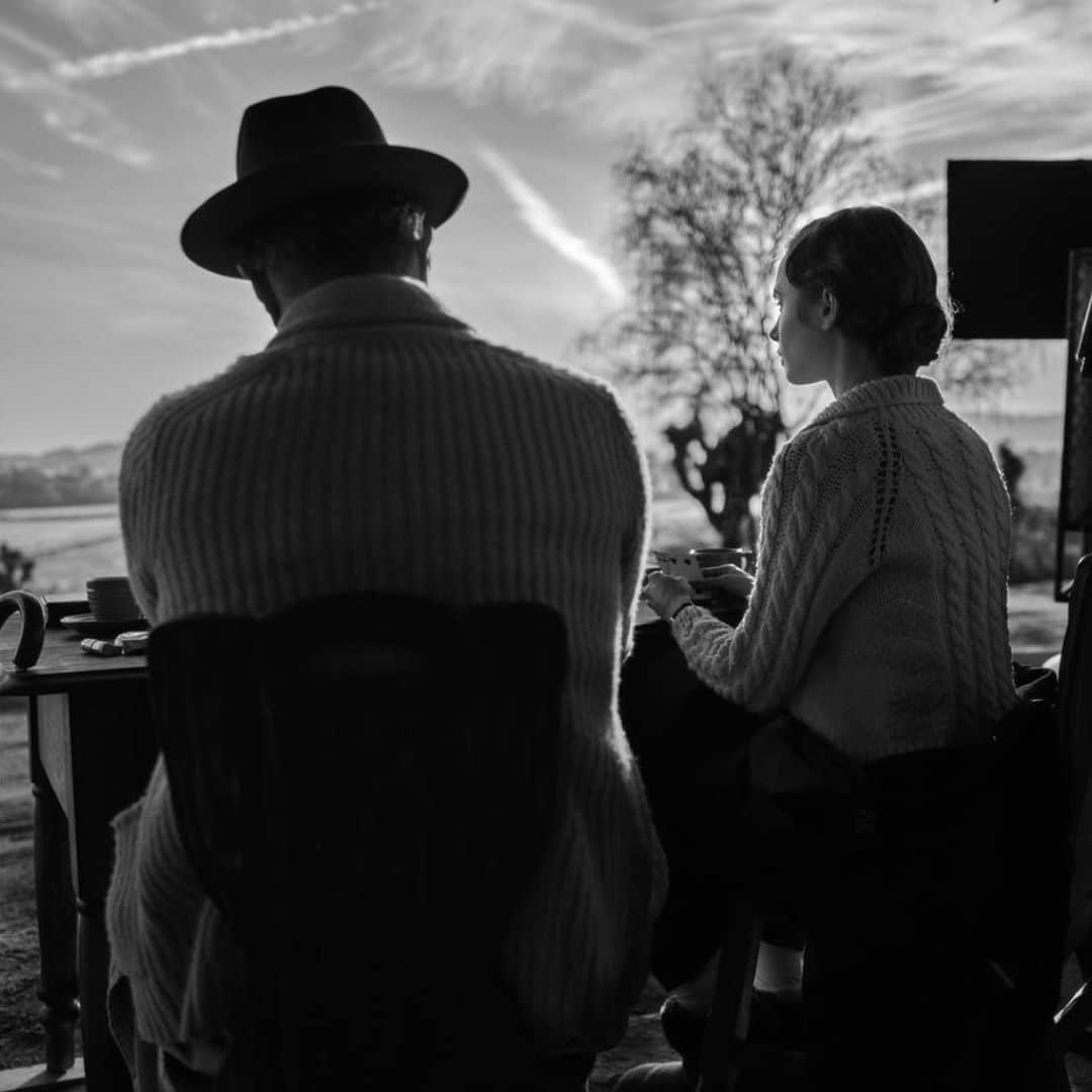 リリー・コリンズさんのインスタグラム写真 - (リリー・コリンズInstagram)「Film from filming. On set for David Fincher’s @MANK...」11月10日 4時24分 - lilyjcollins