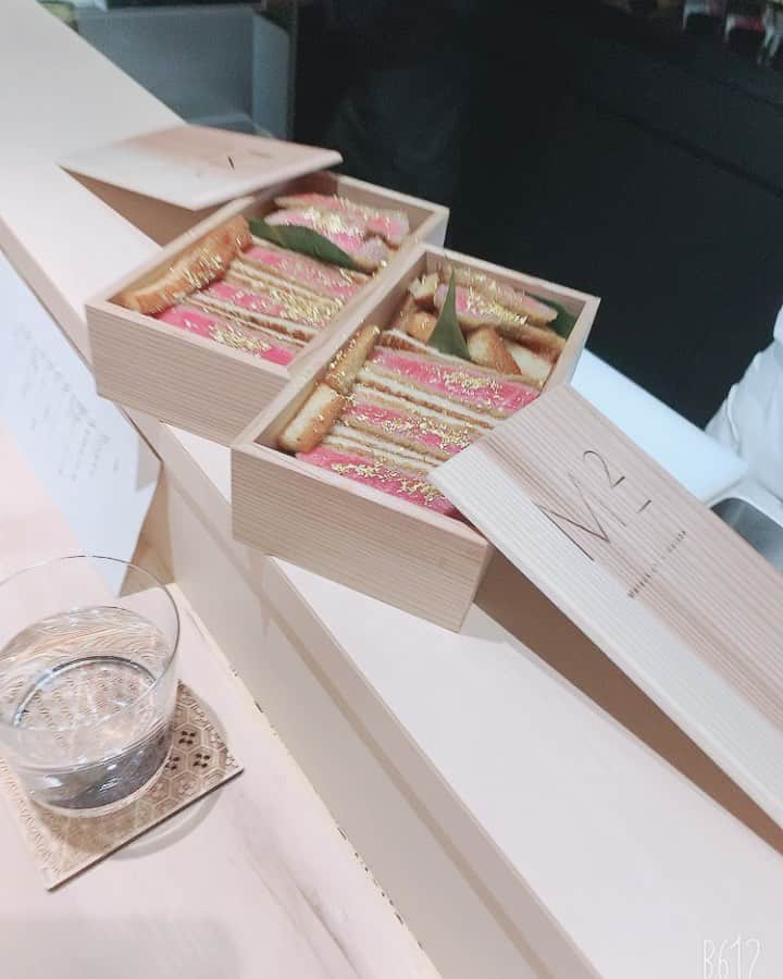 のインスタグラム：「限定でお出しする和牛カツサンド 今日はサードフロアあすかママのリアル 誕生日なんで持ってってやろうかな 笑笑 #サードフロア #プルームテック﻿ #グルメ﻿﻿ #銀座グルメ﻿﻿ #西麻布グルメ﻿﻿ #東京グルメ﻿﻿ #草間弥生﻿﻿ #シャンパン﻿﻿ #六本木グルメ﻿﻿ #tokyo﻿﻿ #food﻿﻿ #東京カレンダー﻿﻿ #ぴえん﻿﻿ #ぱおん﻿﻿ #東京フード﻿﻿ #銀座クラブ﻿﻿ #グランシェクル﻿﻿ #ローランペリエ﻿﻿ #美容﻿﻿ #アンチエイジング﻿﻿ #ヴーヴクリコ﻿﻿ #銀座フレンチ﻿﻿ #青山フレンチ﻿﻿ #広尾フレンチ﻿﻿ #恵比寿﻿﻿ #和牛﻿﻿ #ホスト﻿﻿ #歌舞伎町ホスト﻿」