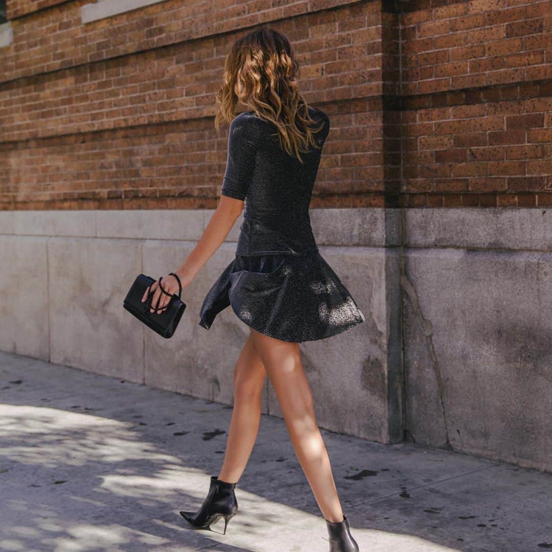 ブラックハローのインスタグラム：「Walking into Monday like // Dress: Reeder Mini // #BlackHalo」
