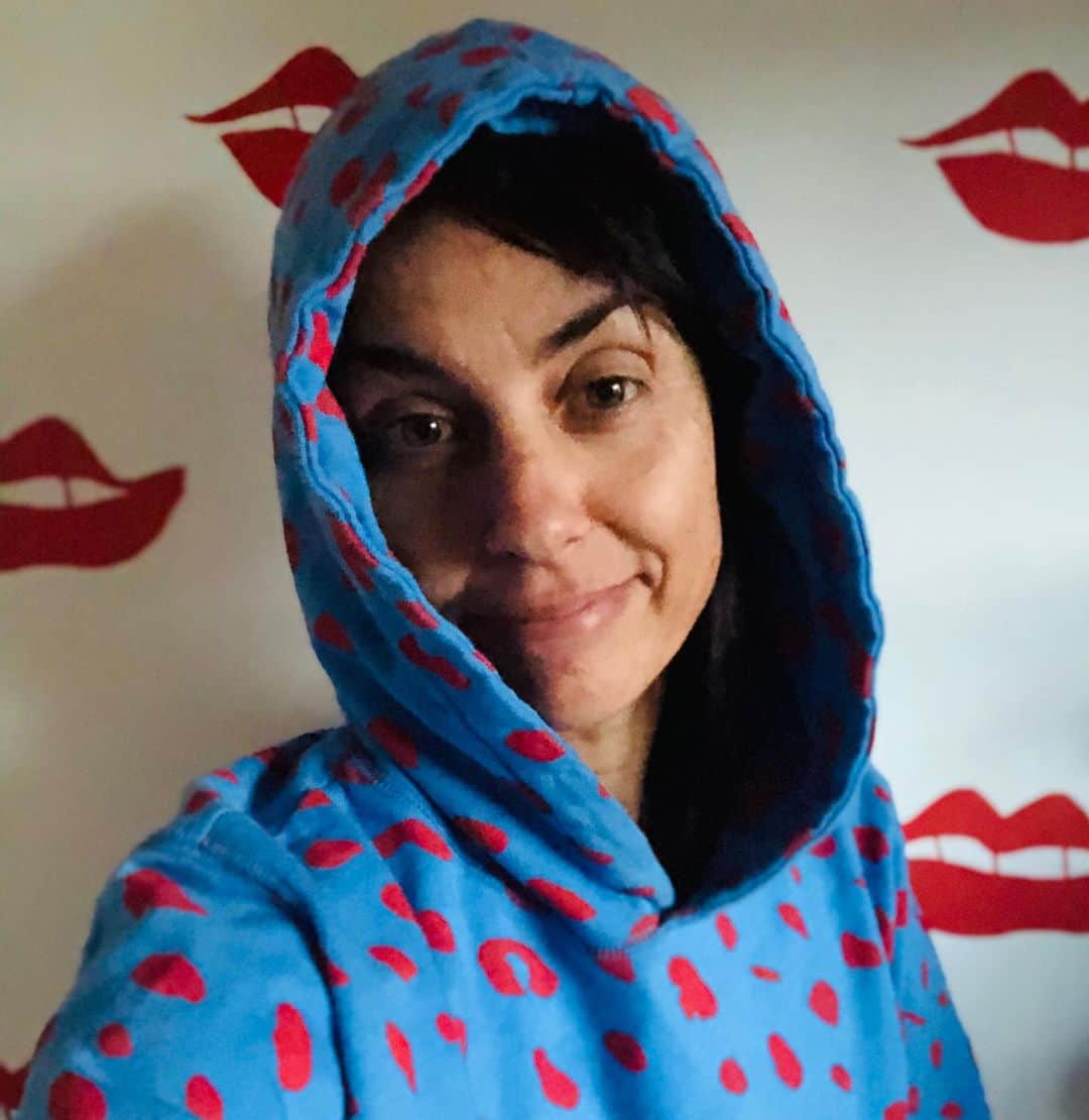 コンスタンス・ジマーのインスタグラム：「I woke up like this, hopeful. #mondaymotivation」