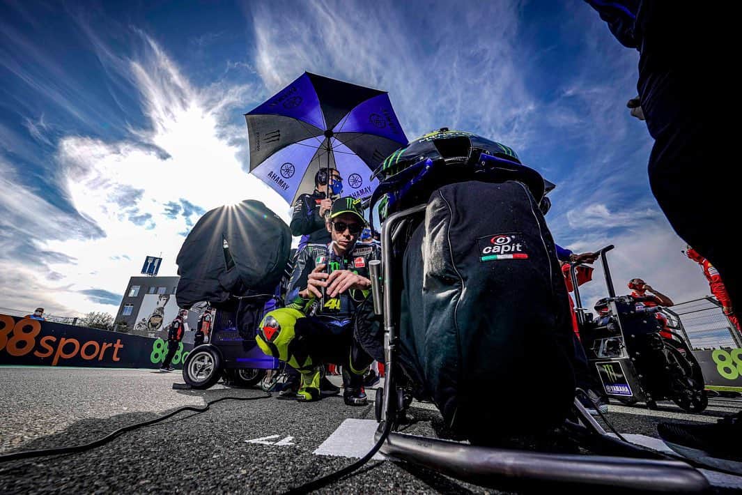 バレンティーノ・ロッシのインスタグラム：「Valencia circuit,Spain Sunday,MotoGp Race  📸 @gigisoldano @falex79」